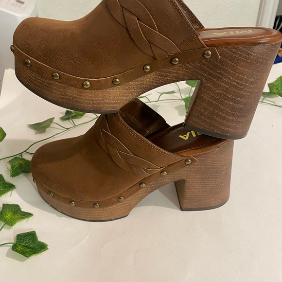 Mia clogs Shoes brown Size 7.5 - Picture 12 of 13
